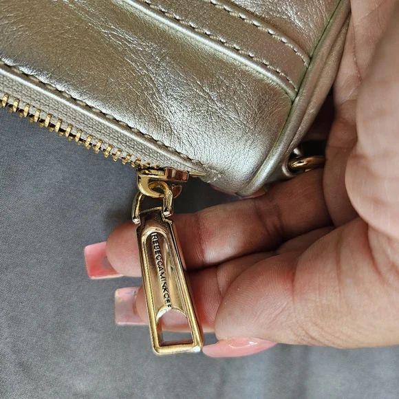 REBECCA MINKOFF purse ✨️👜 golden crossbody purse. - Picture 4 of 7